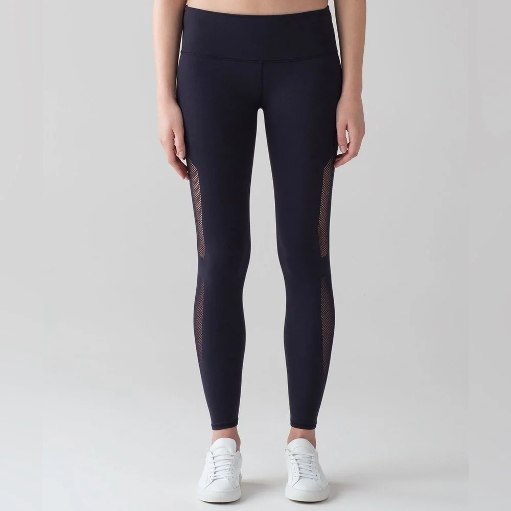 Lululemon Reveal 7/8 Tight size 4